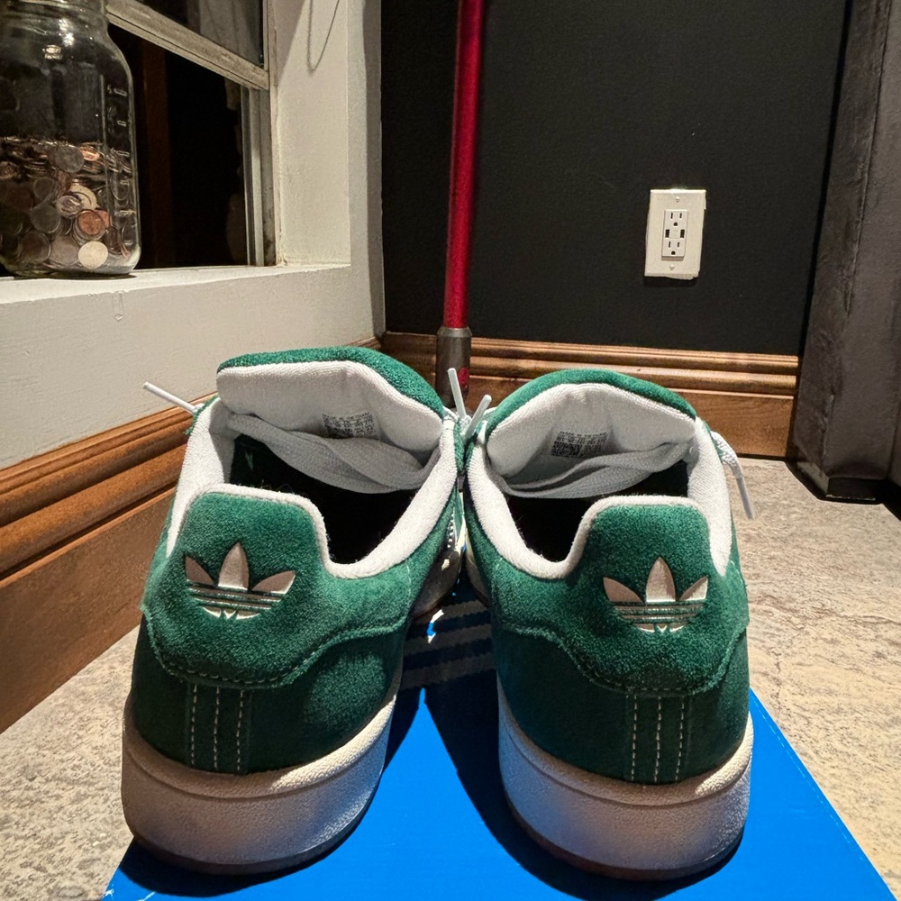 Adidas - Picture 3 of 4
